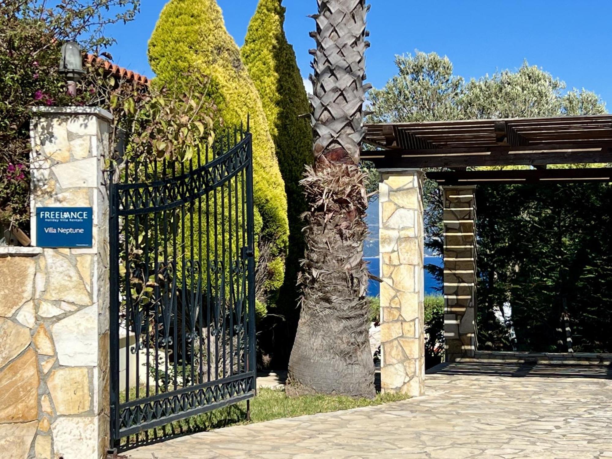 Villa Neptune Livathos  Ngoại thất bức ảnh